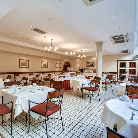 فندق بومارشيه باريس