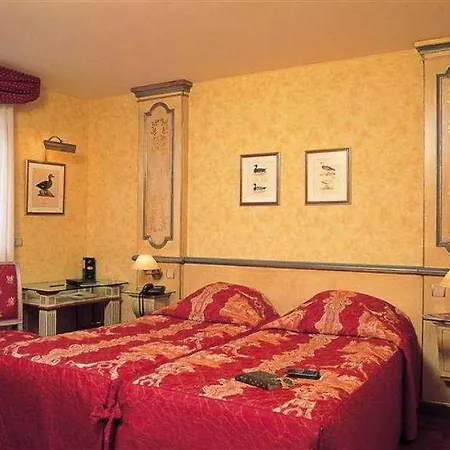 Beaumarchais Hotel